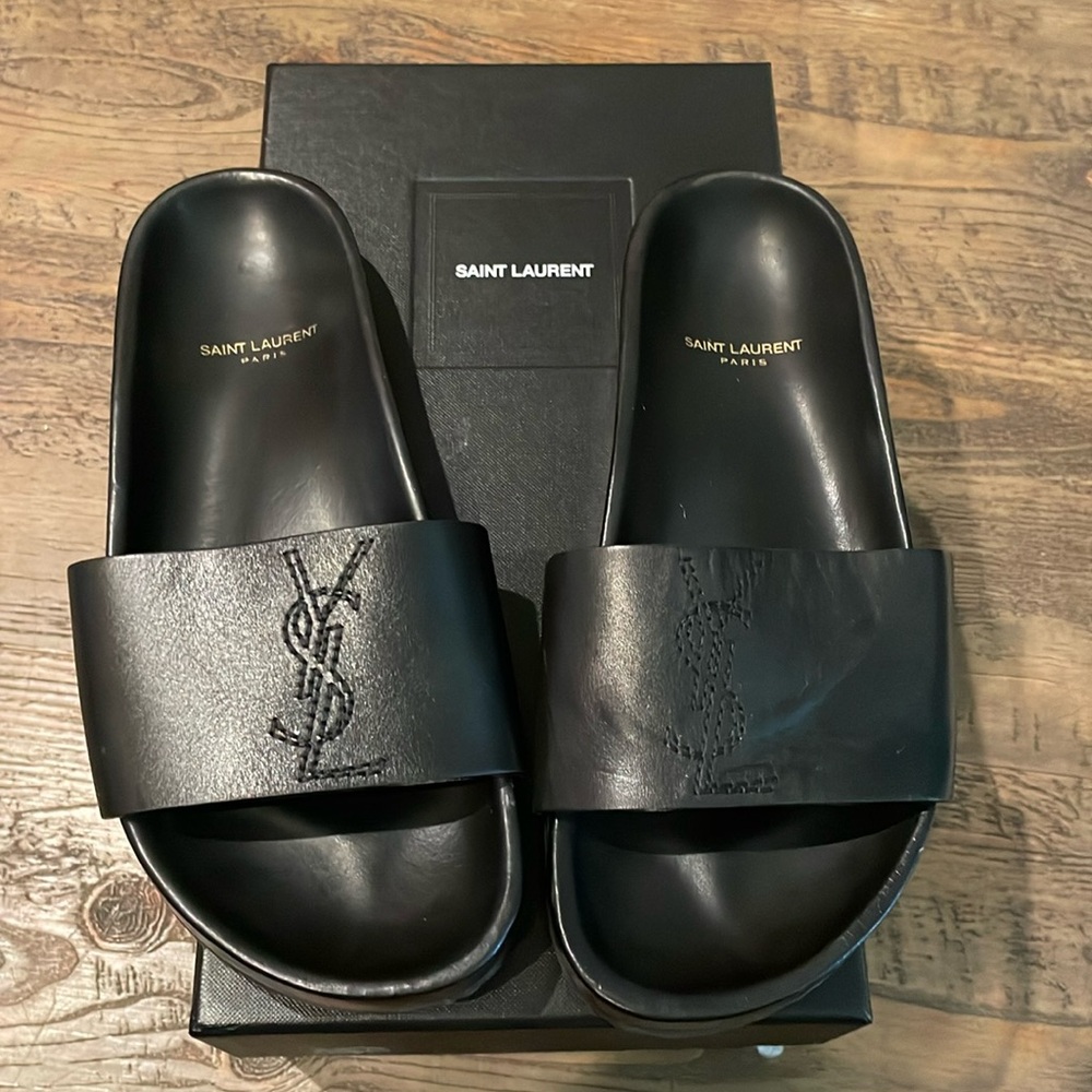 *SOLD* Ysl leather slides- excellent condition